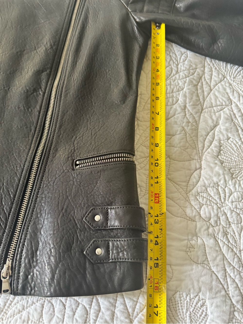 Danier Genuine Leather Moto Jacket Black | Pristine Condition | - Picture 6 of 15